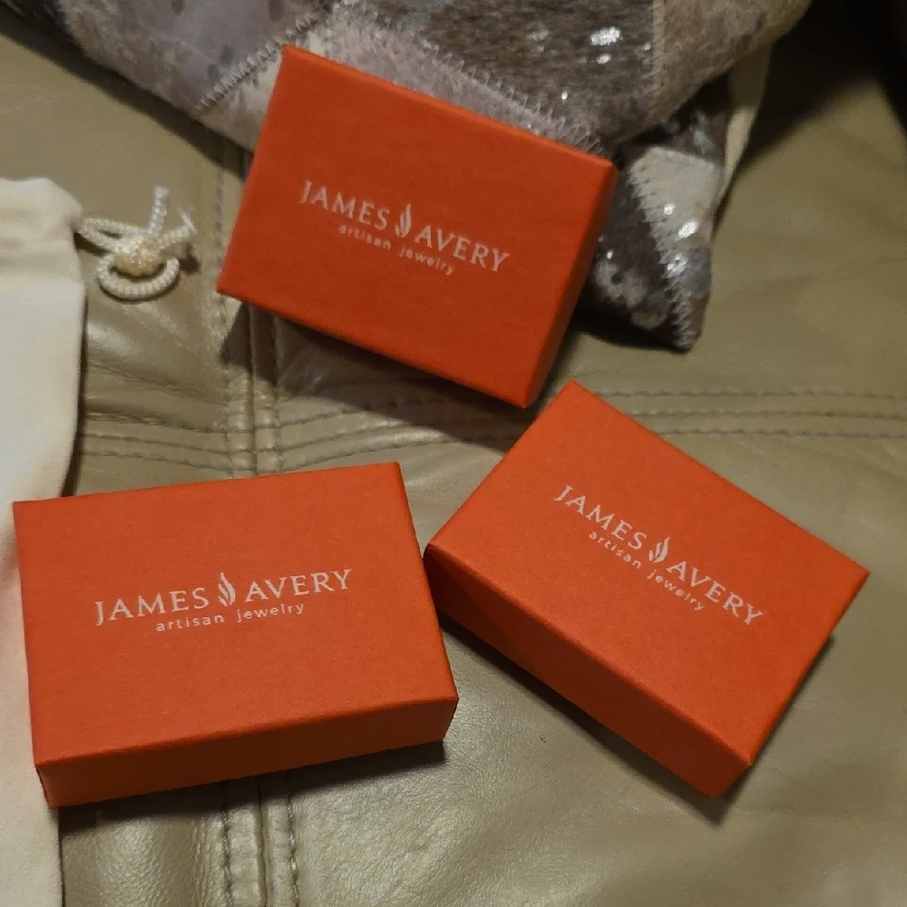 James Avery Vibrant Orange Gift Boxes with Cream Pouch